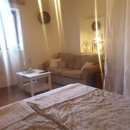 Tulipanos Vendeghaz Apartment Obanya Bagian luar foto
