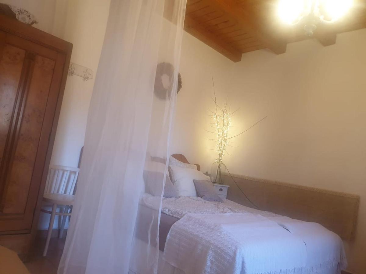 Tulipanos Vendeghaz Apartment Obanya Bagian luar foto
