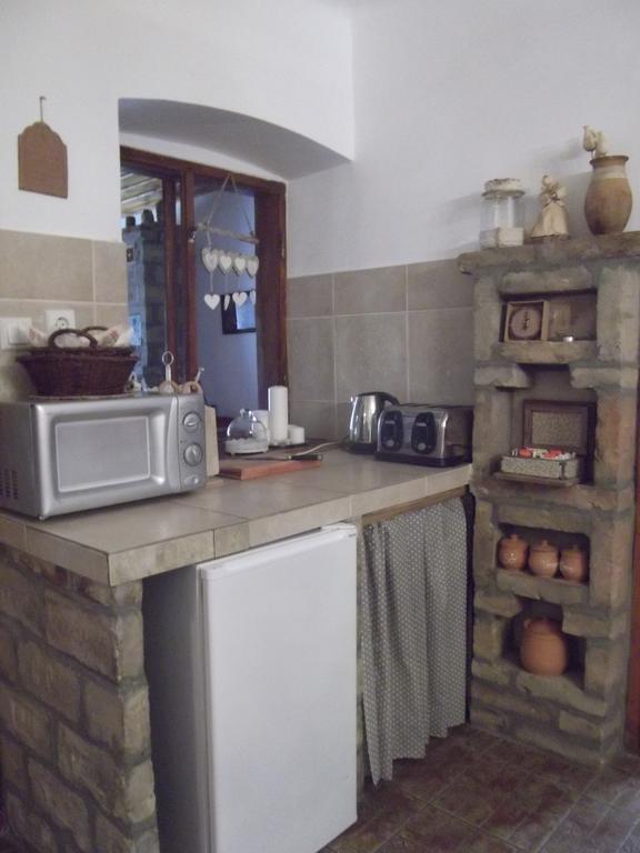 Tulipanos Vendeghaz Apartment Obanya Bagian luar foto